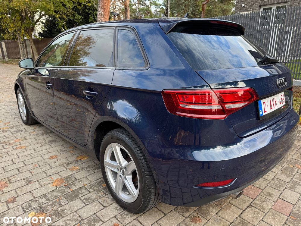 Audi A3 Sportback 1.6 TDI S tronic - 9