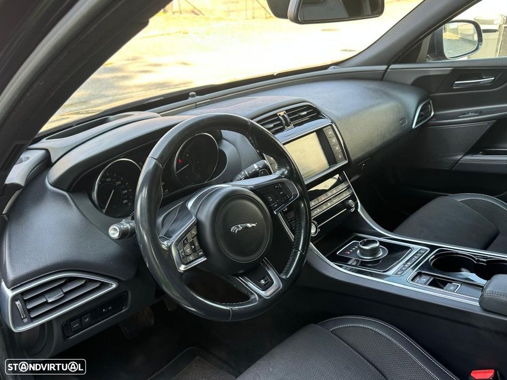 Jaguar XE 2.0 D R-Sport Aut. - 9
