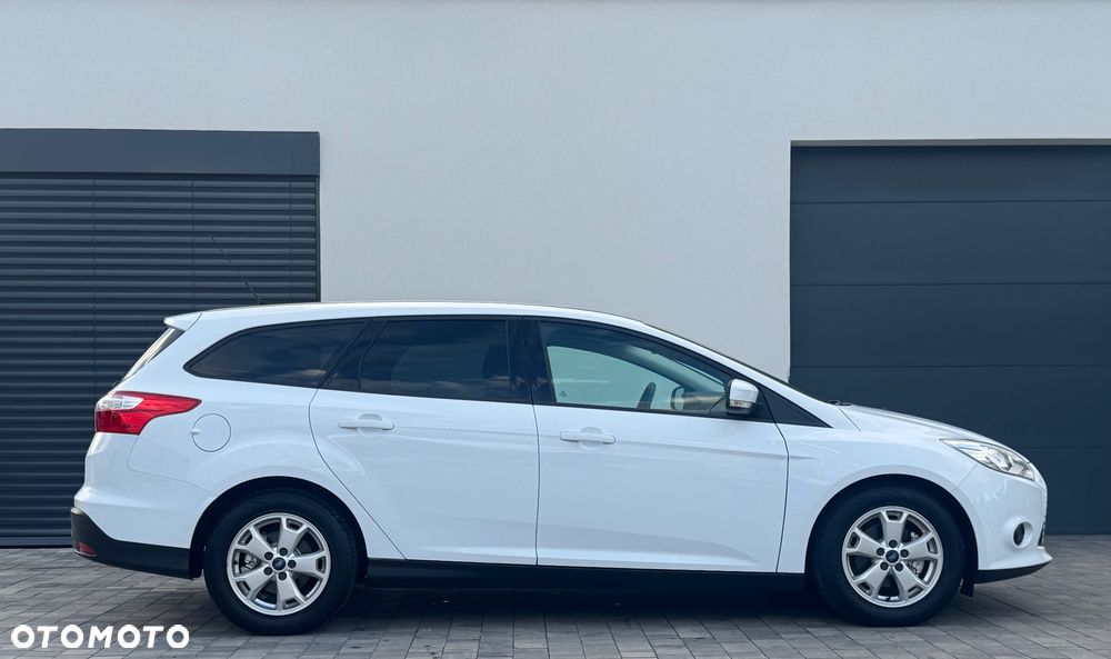 Ford Focus 1.0 EcoBoost Ambiente - 4