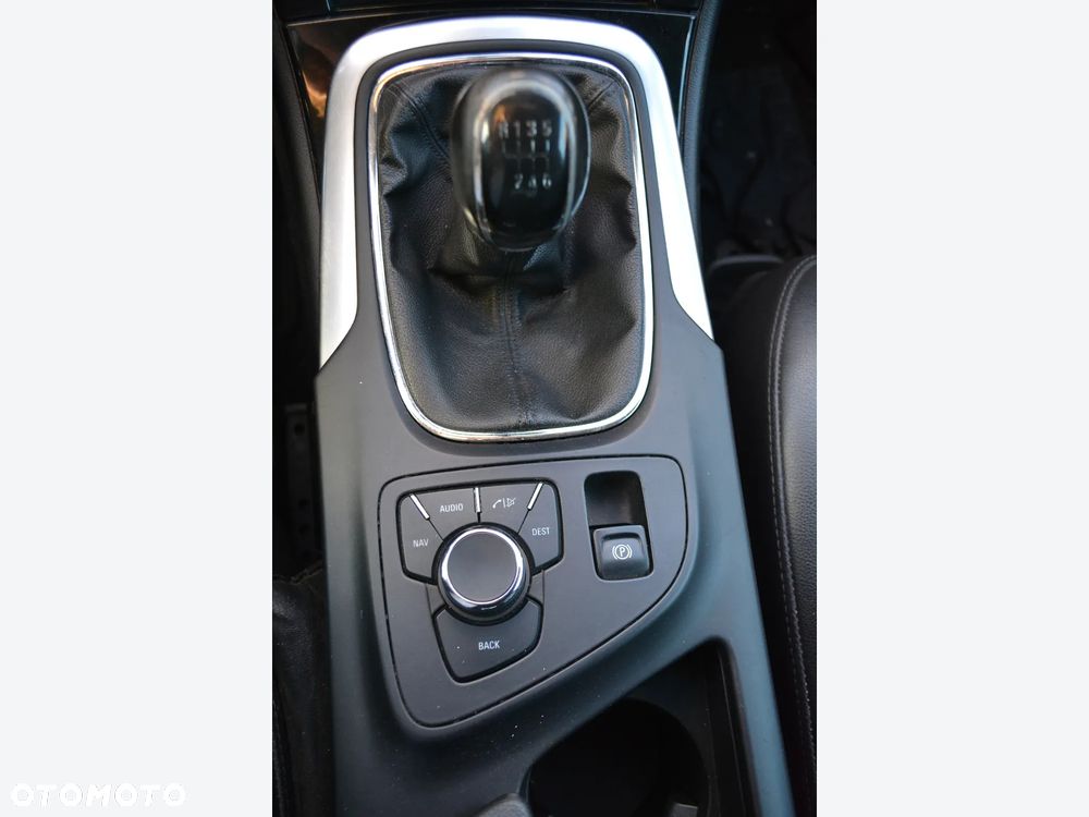 Opel Insignia - 21