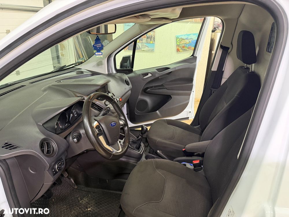 FORD Tourneo Courier 2020 — imagine 8