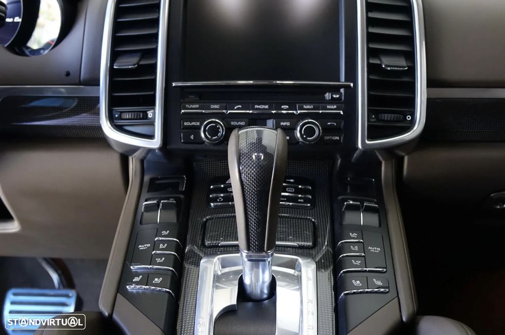 Porsche Cayenne Turbo - 27