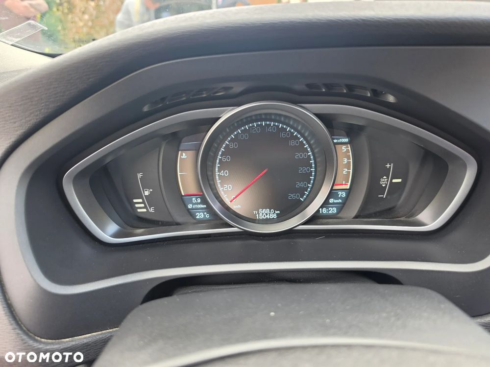 Volvo V40 D2 - 26