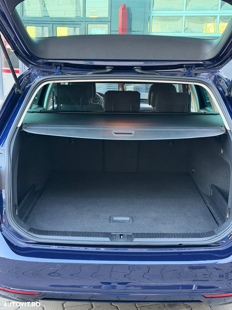 Volkswagen Passat 2.0 TDI SCR DSG Trendline - 13