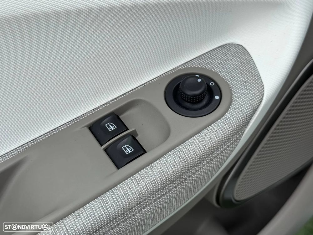 Renault Zoe (c/ Bateria) 41 kwh Intens - 18