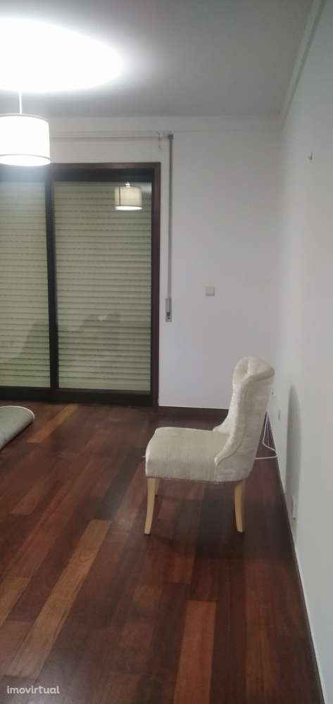 Aluguer T1 Castelo da Maia - comercio e metro à porta - Grande imagem: 4/6