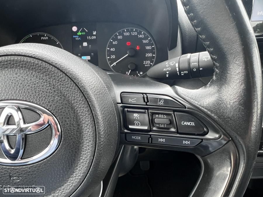Toyota Yaris 1.5 HDF Comfort Plus - 29