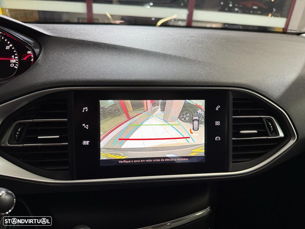 Peugeot 308 1.2 PureTech Allure J18 - 30