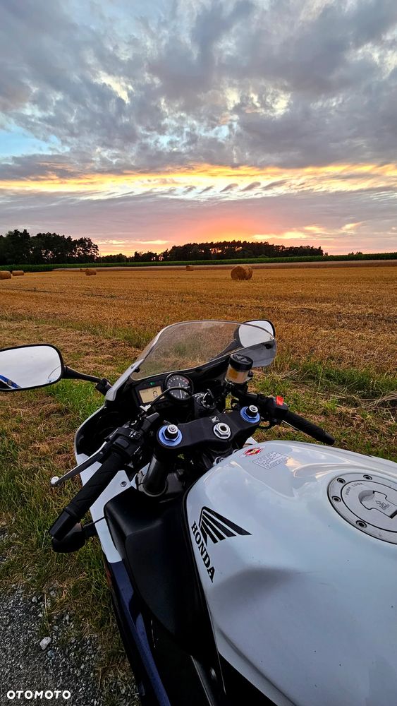 Honda CBR - 3