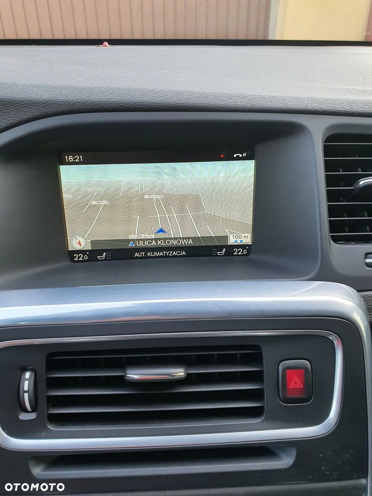 Volvo V60 D4 Drive-E R-Design Summum - 27