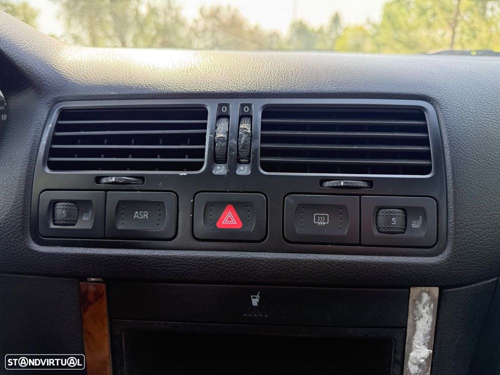 VW Bora 1.9 TDi Highline - 24