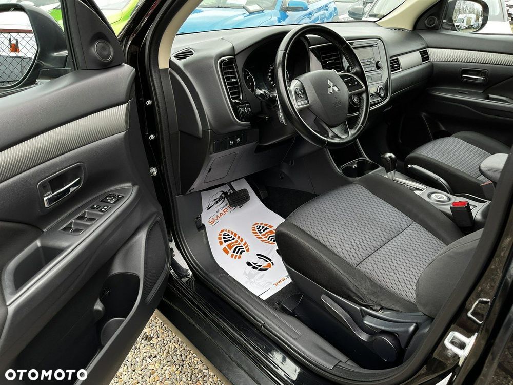 Mitsubishi Outlander 2.0 Instyle + 4WD CVT - 7