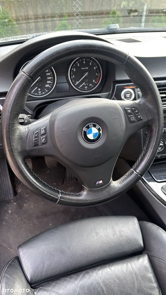 BMW Seria 3 335i Coupe - 22