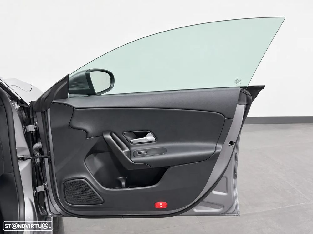 Mercedes-Benz CLA 180 d Shooting Brake Progressive Aut. - 39