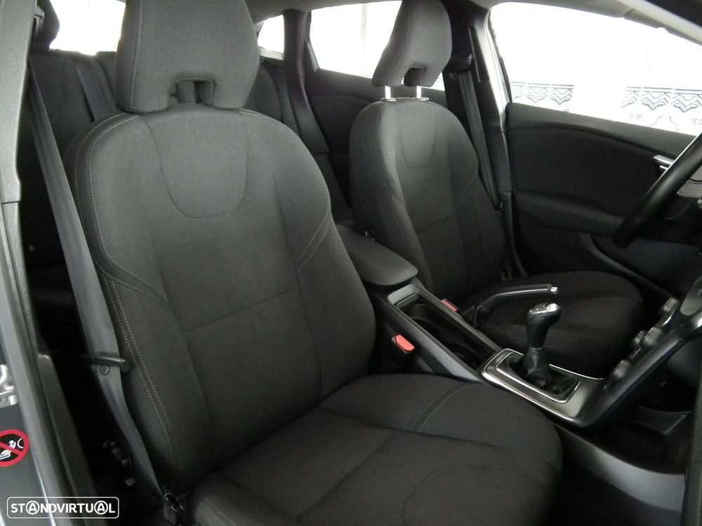 Volvo V40 1.6 D2 Momentum - 17