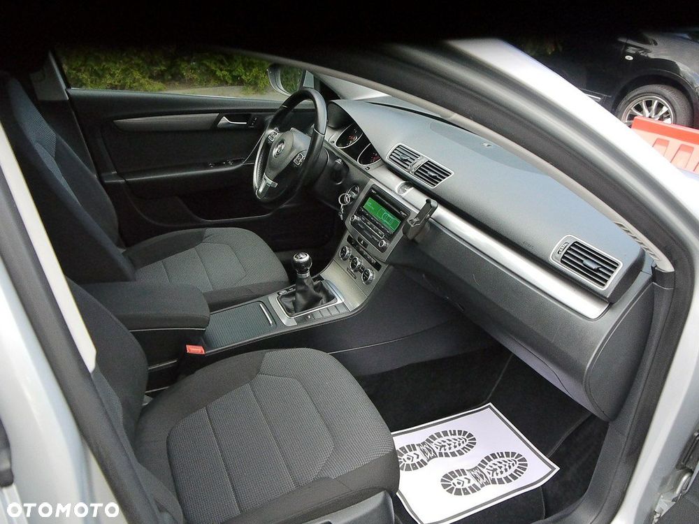 Volkswagen Passat 1.8 TSI Comfortline - 23