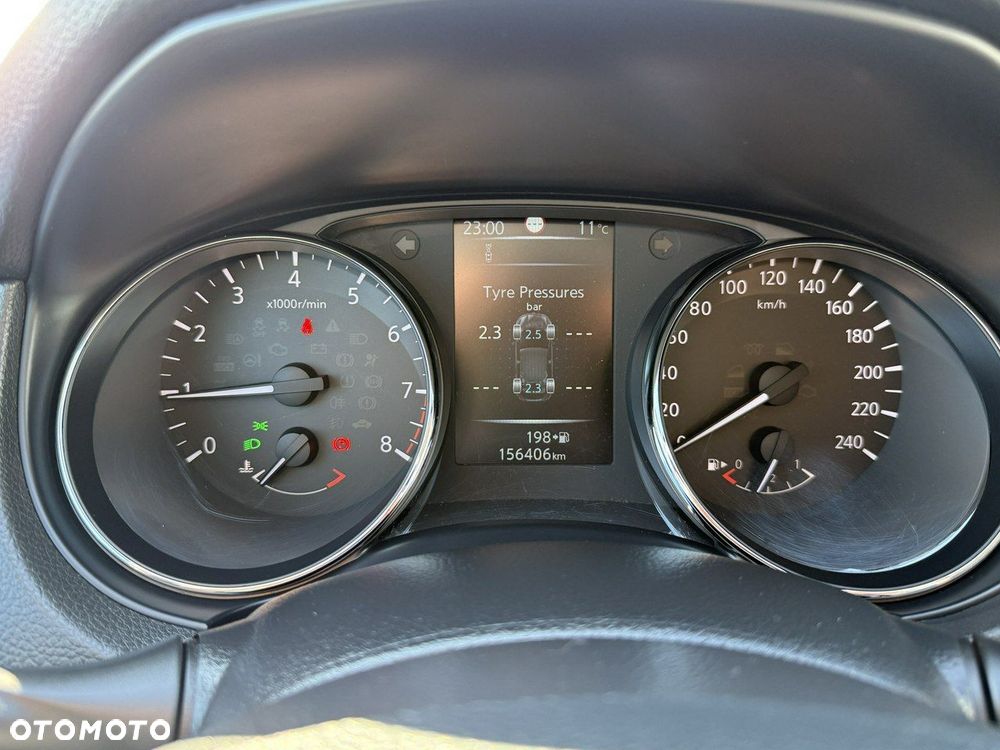 Nissan Qashqai - 25