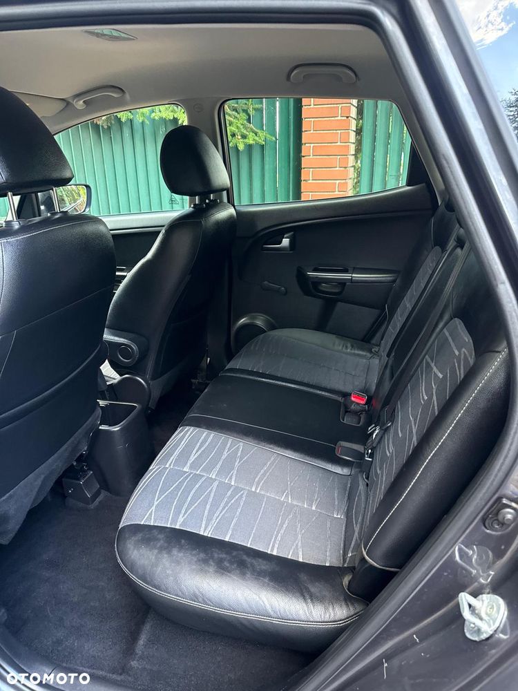 Kia Venga 1.4 CVVT Titanium Collection - 11