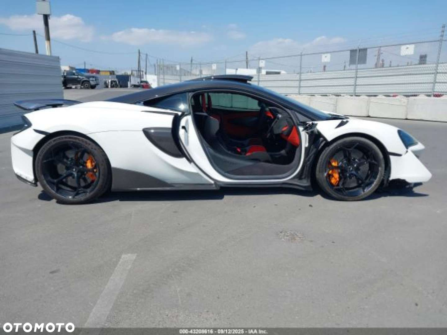 McLaren 600LT Coupe - 8