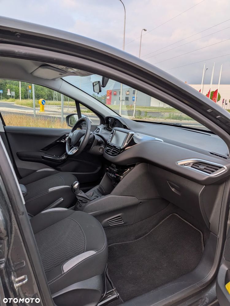 Peugeot 208 1.2 PureTech Style - 9