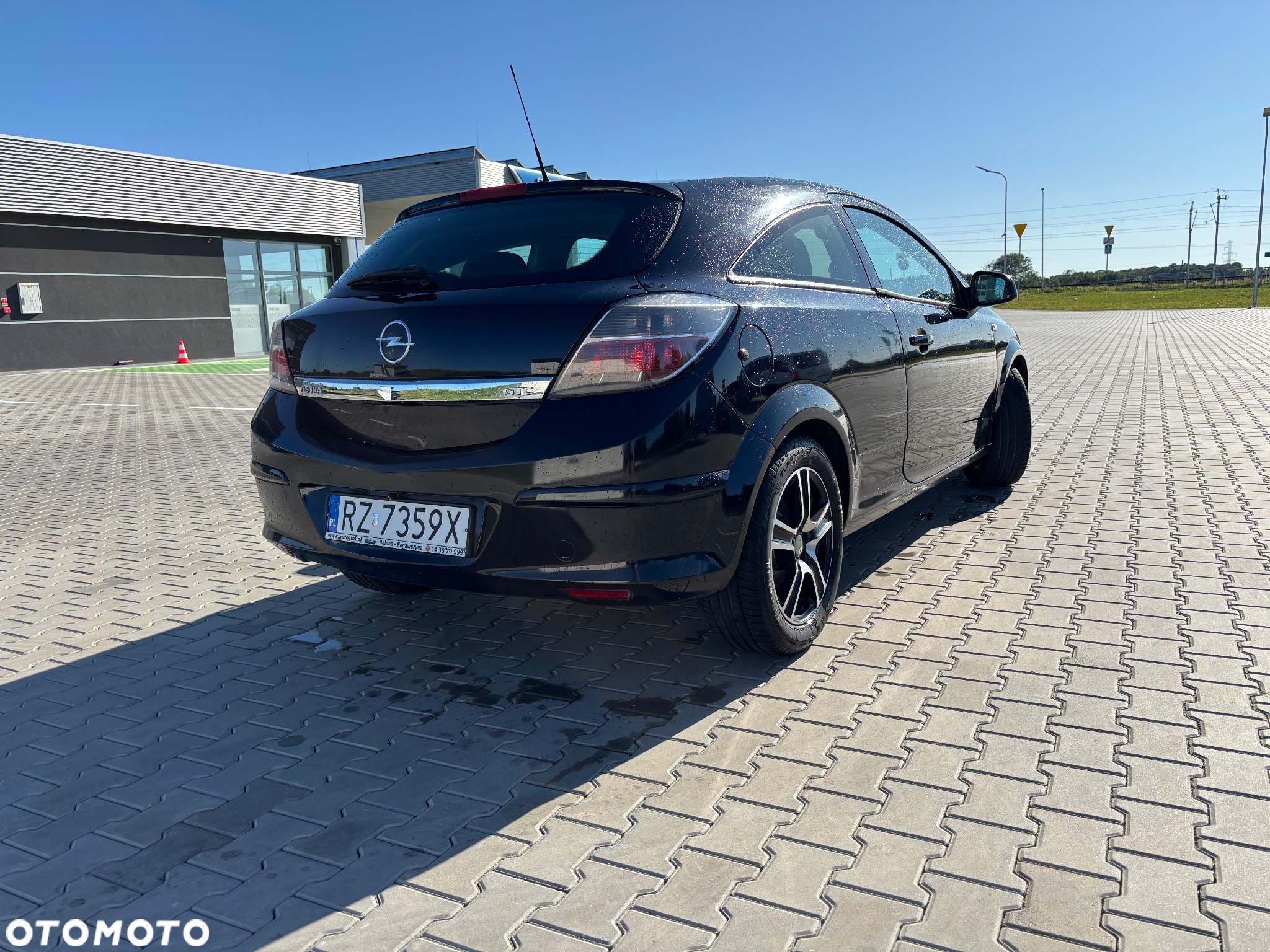 Opel Astra GTC 1.4 - 4