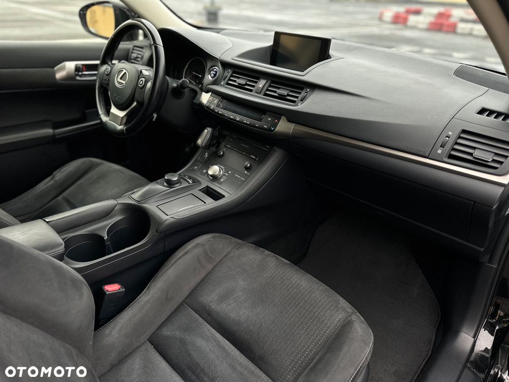 Lexus CT 200h Elite - 11