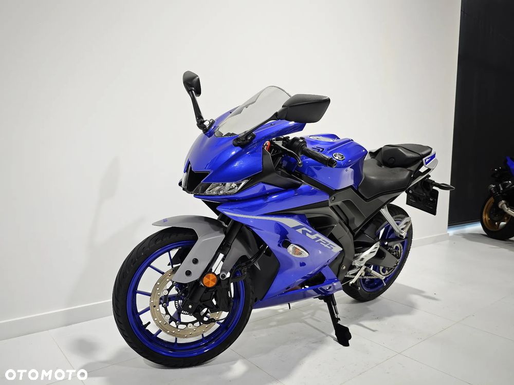 Yamaha YZF - 3