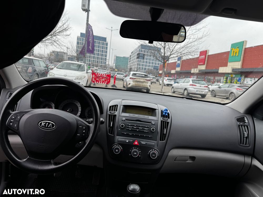 Kia Ceed - 4