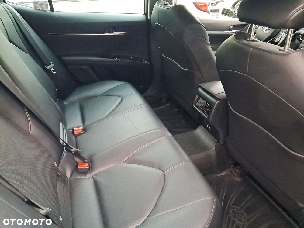 Toyota Camry 2.5 Hybrid Executive CVT - 10