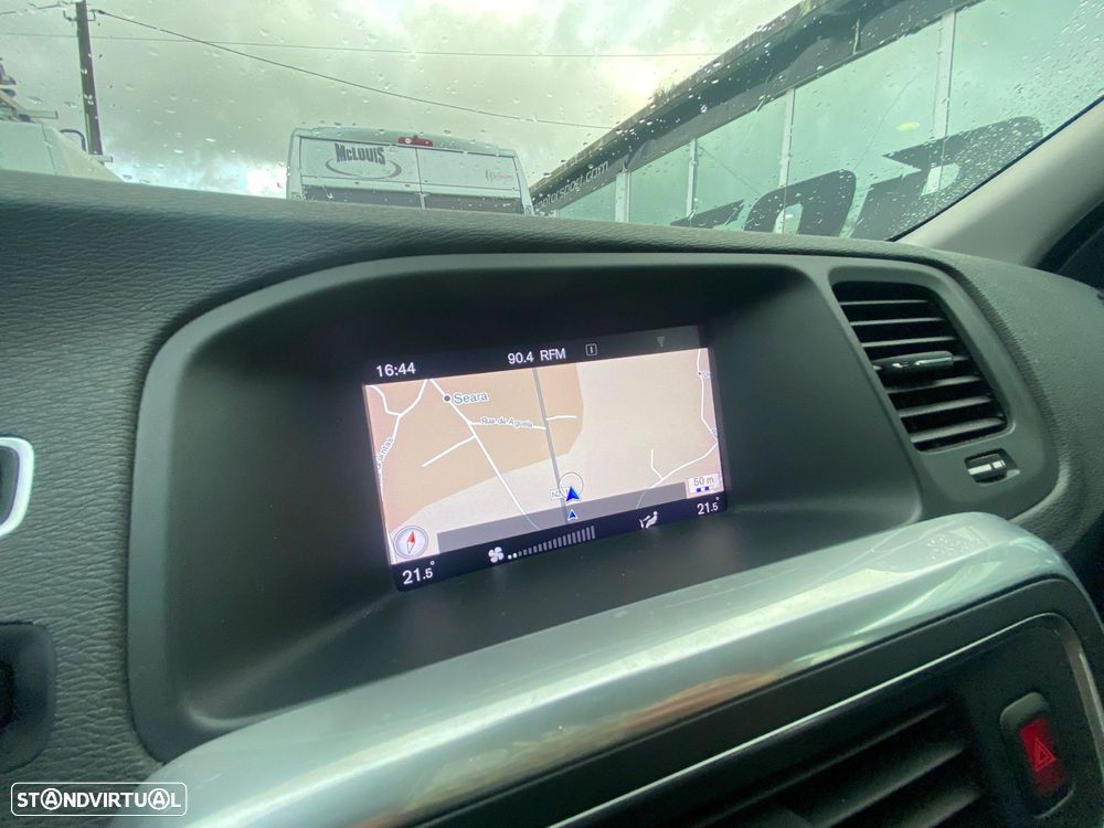 Volvo V60 Cross Country 2.0 D4 Momentum Geartronic - 17