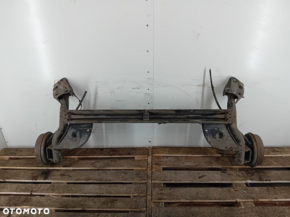 BELKA ZAWIESZENIA, OŚ TYŁ  DACIA SANDERO I 1.2 16V BENZYNA HATCHBACK - 4