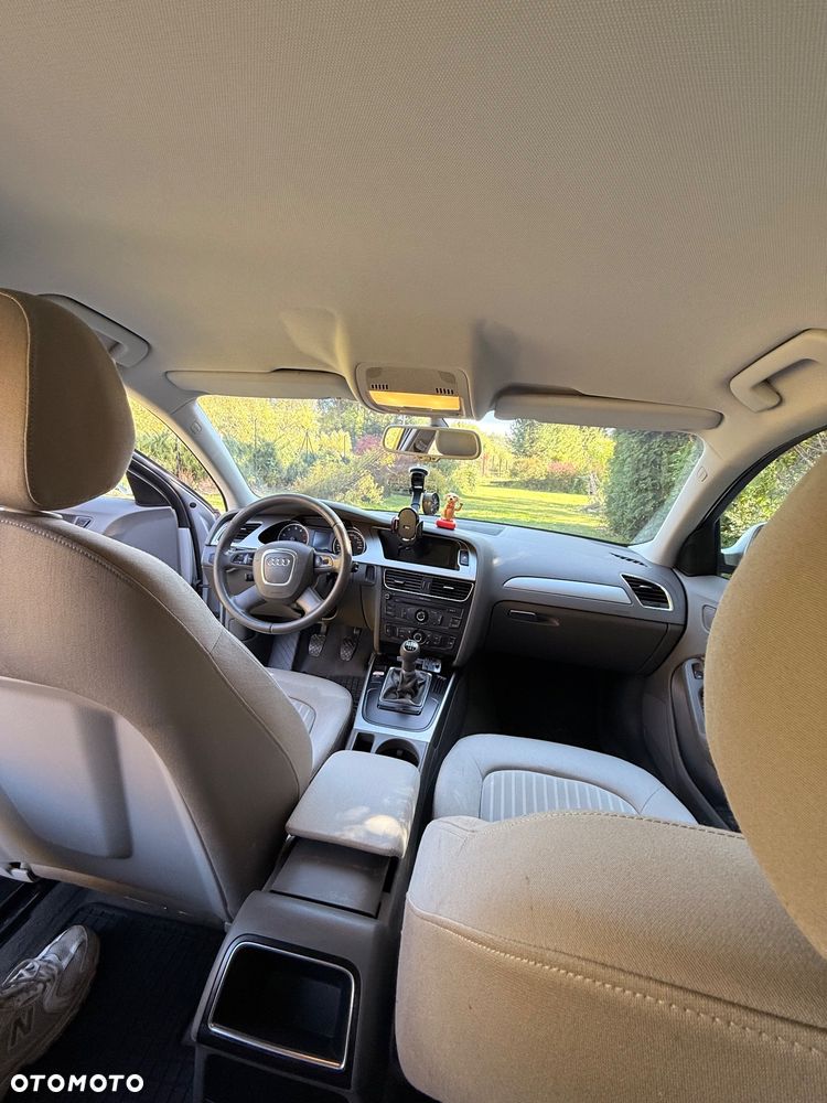 Audi A4 Limousine - 13