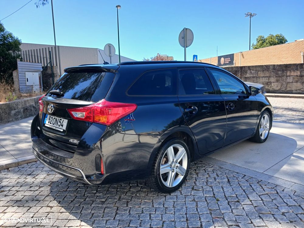 Toyota Auris Touring Sports 1.4 D-4D Com+P.Sport — fotografia 6