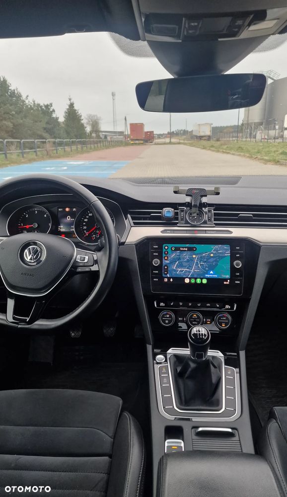 Volkswagen Passat 2.0 TDI SCR Highline - 8