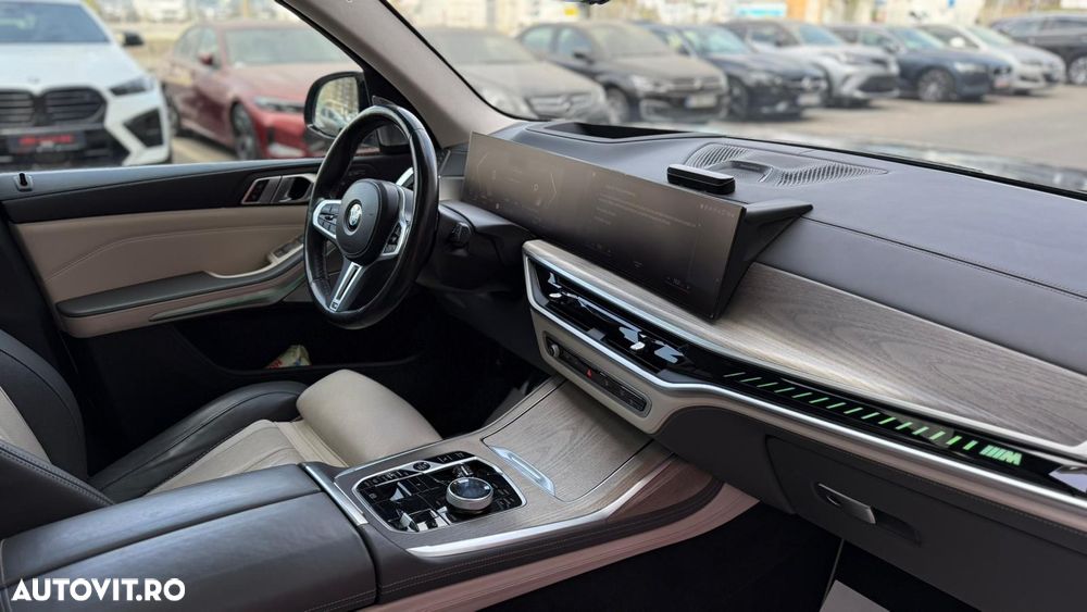 BMW X7 M60i xDrive AT MHEV - 22