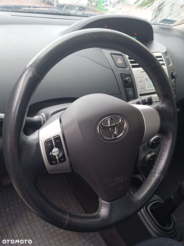 Toyota Yaris 1.3 Sol - 10