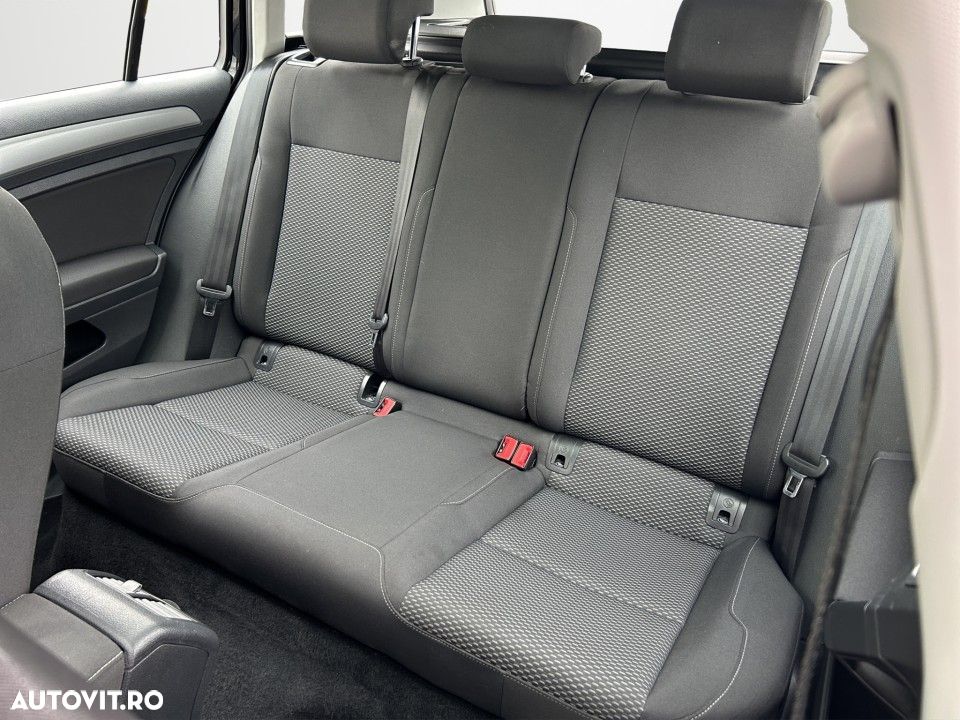 Volkswagen Golf - 17