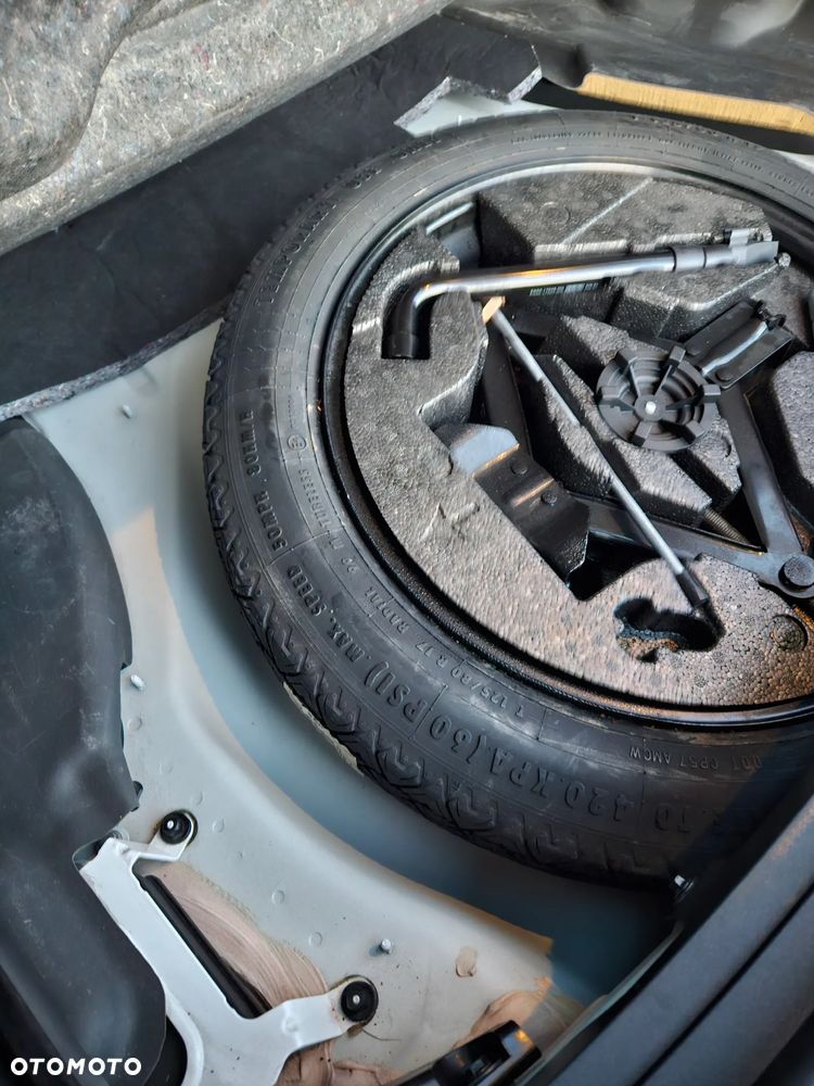 Volvo XC 60 D5 AWD Momentum - 22