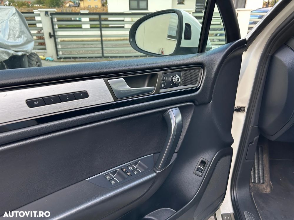 Volkswagen Touareg - 17