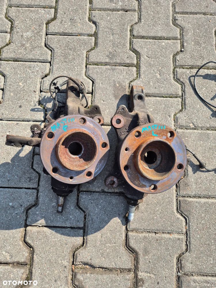 ZWROTNICA PIASTA LEWA PRAWA MASTER III MOVANO B  NV400 2.3 10r.+ - 1