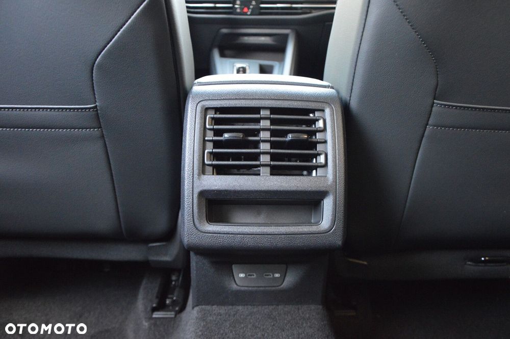 Volkswagen Golf - 24