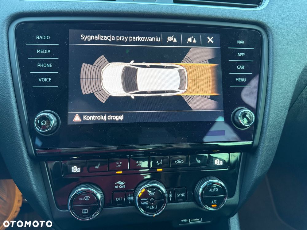 Skoda Octavia 2.0 TDI DSG RS - 26