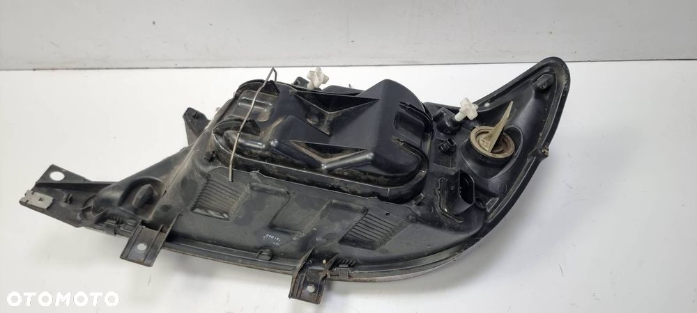 LAMPA PRAWA PRZÓD MERCEDES SPRINTER 208 - 5
