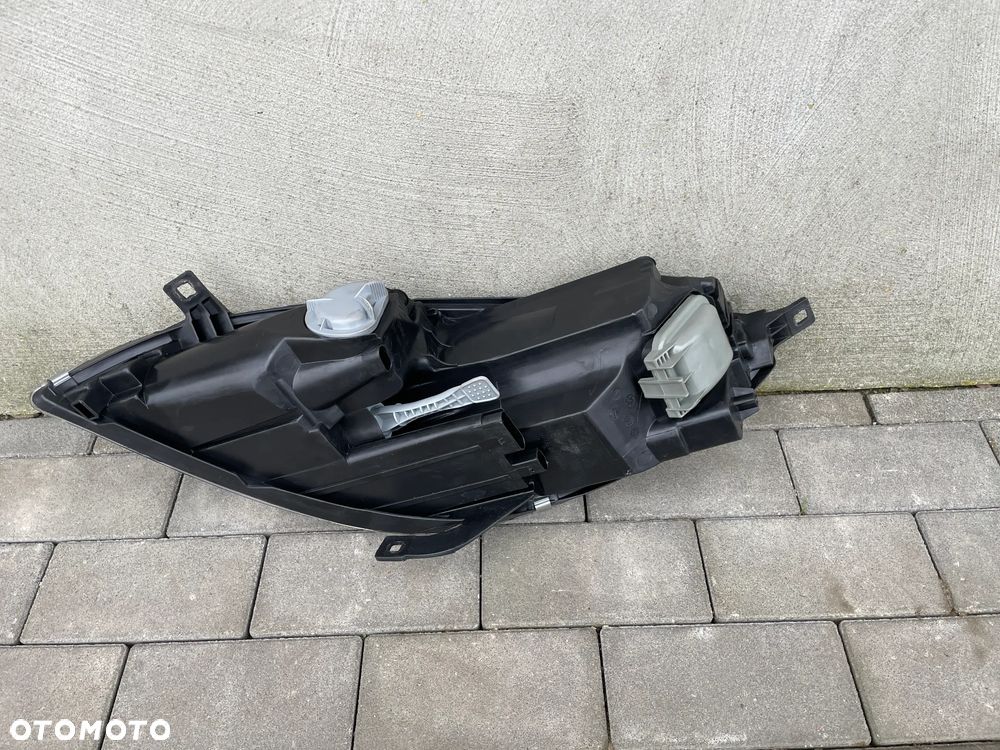 LAMPA PRZEDNIA PRAWA MITSUBISHI COLT VI  2004-2008 - 2