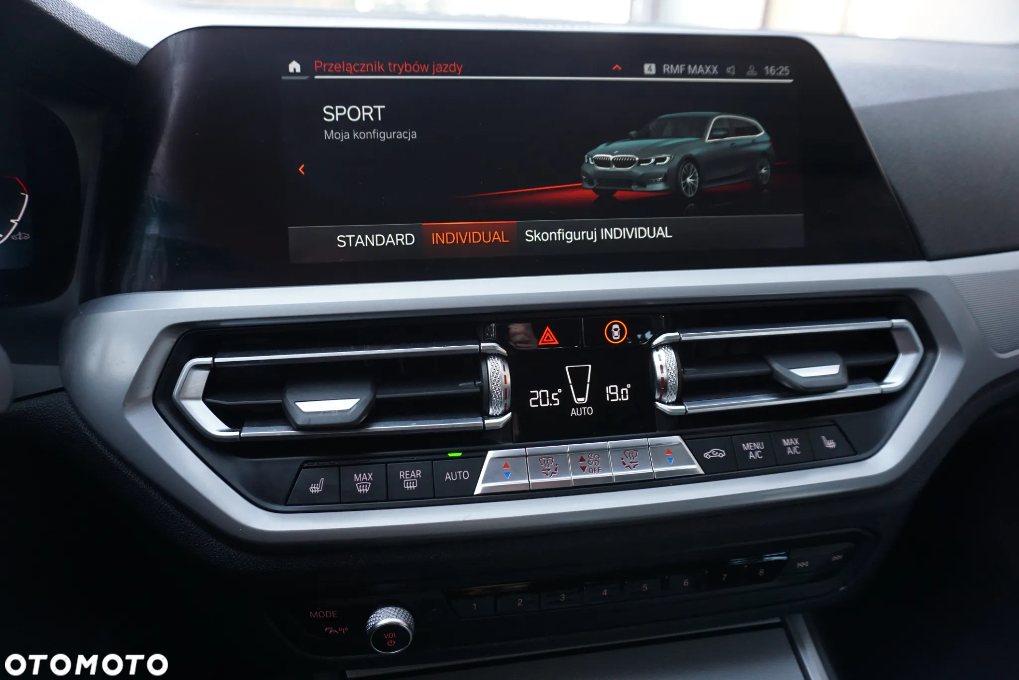 BMW Seria 3 320d Touring xDrive Sport Line - 27