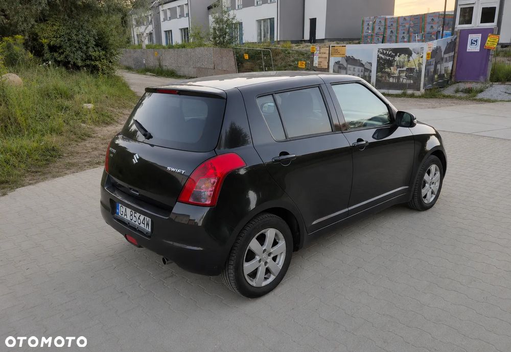 Suzuki Swift 1.3 Limited 25 - 2