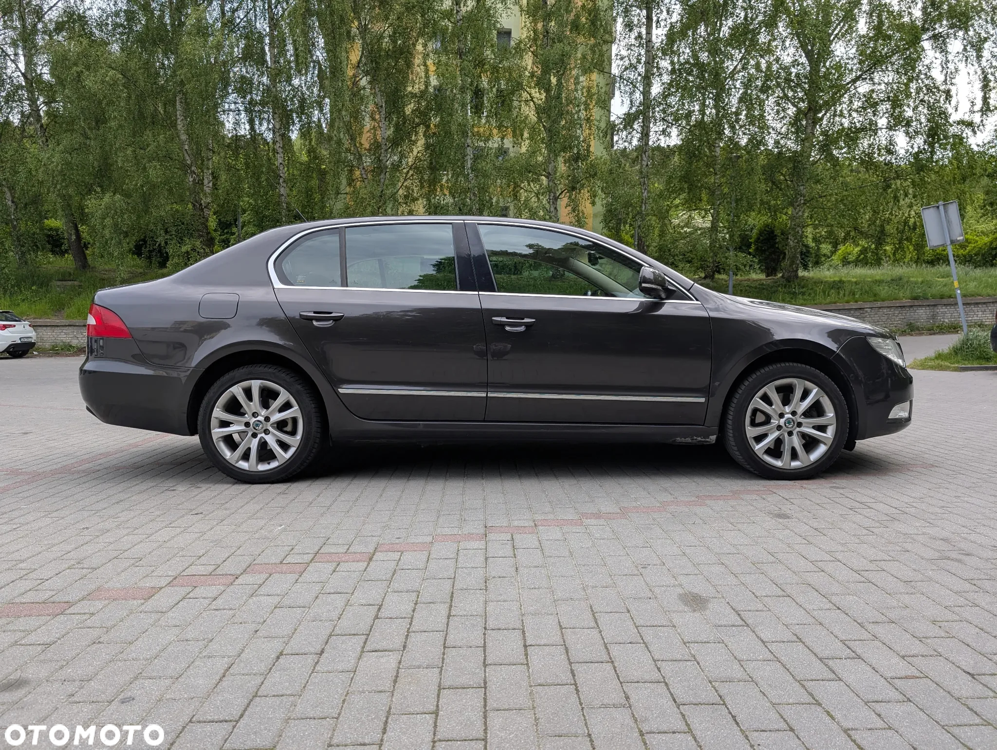 Skoda Superb 2.0 TDI Elegance DSG - 5