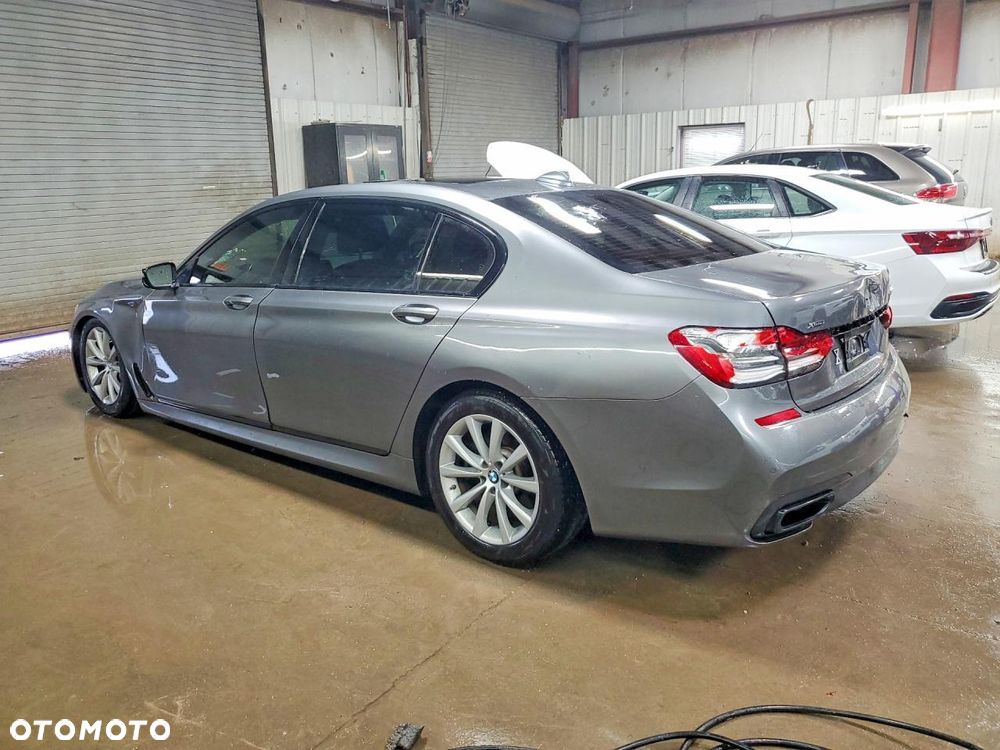 BMW Seria 7 750i xDrive Edition Exclusive - 2