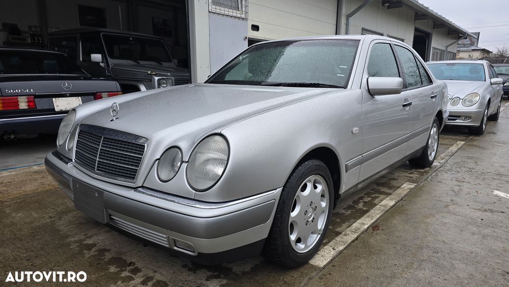 Mercedes-Benz E - 5