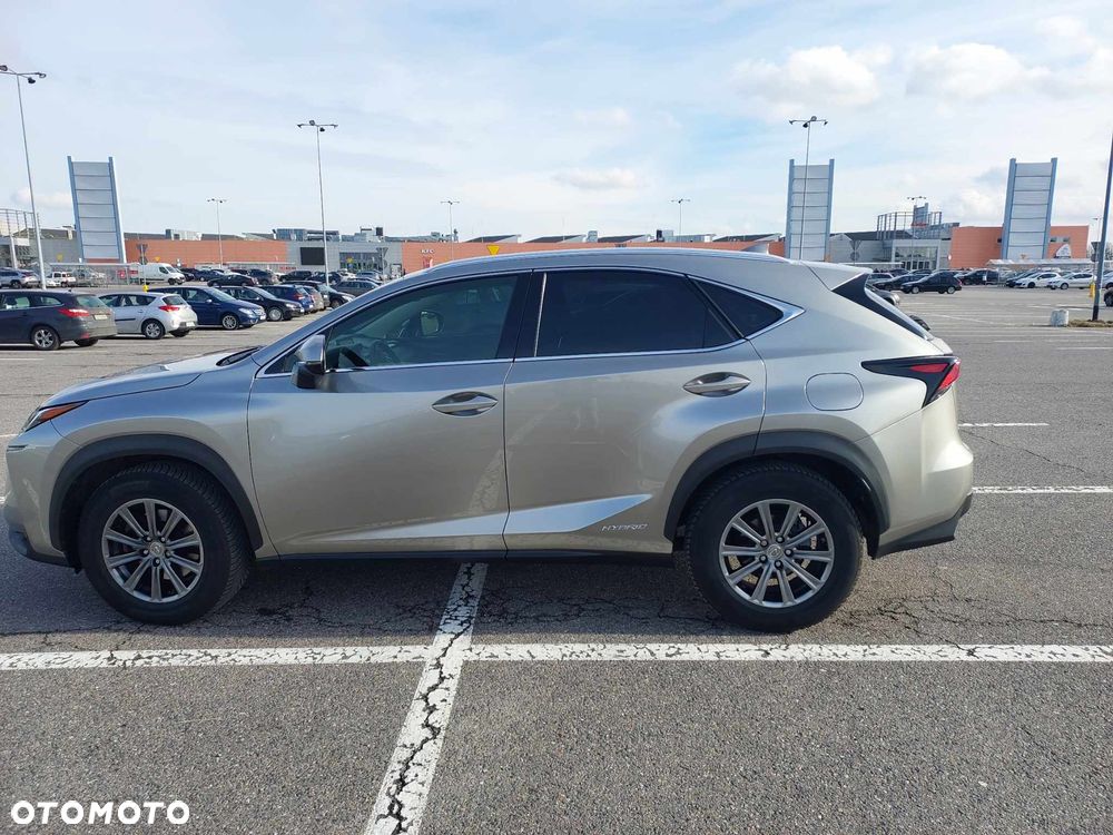 Lexus NX 300h Elite AWD - 3